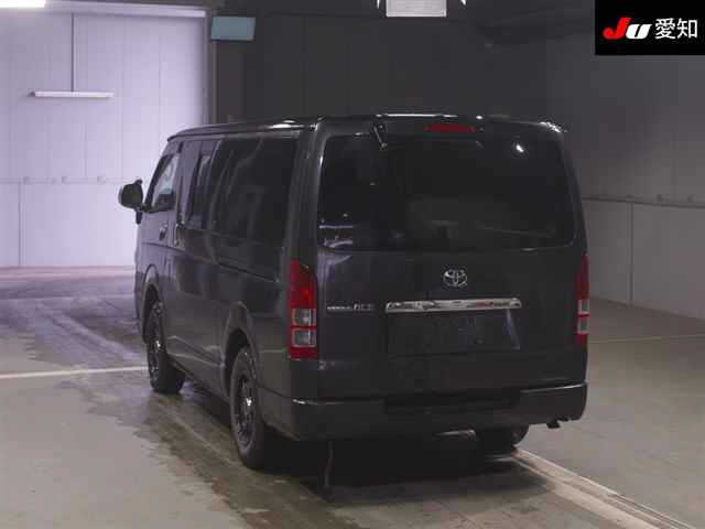 TOYOTA REGIUS ACE
