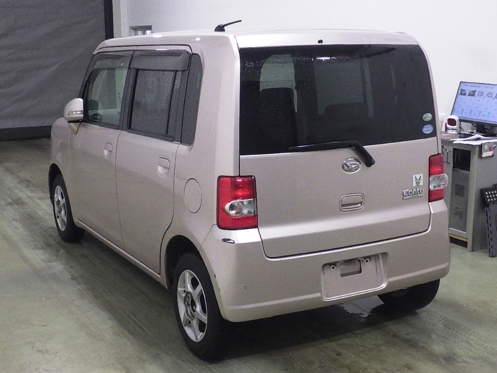 DAIHATSU MOVE CONTE
