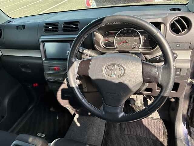 TOYOTA PIXIS SPACE