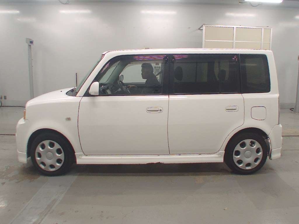 TOYOTA BB