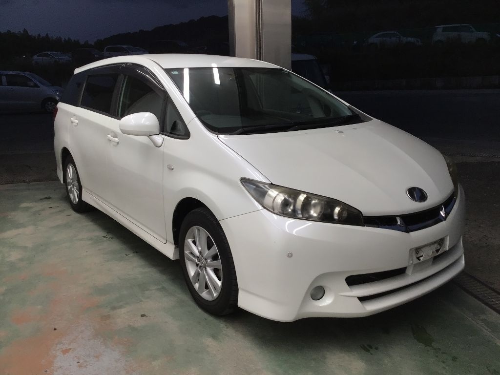 TOYOTA WISH