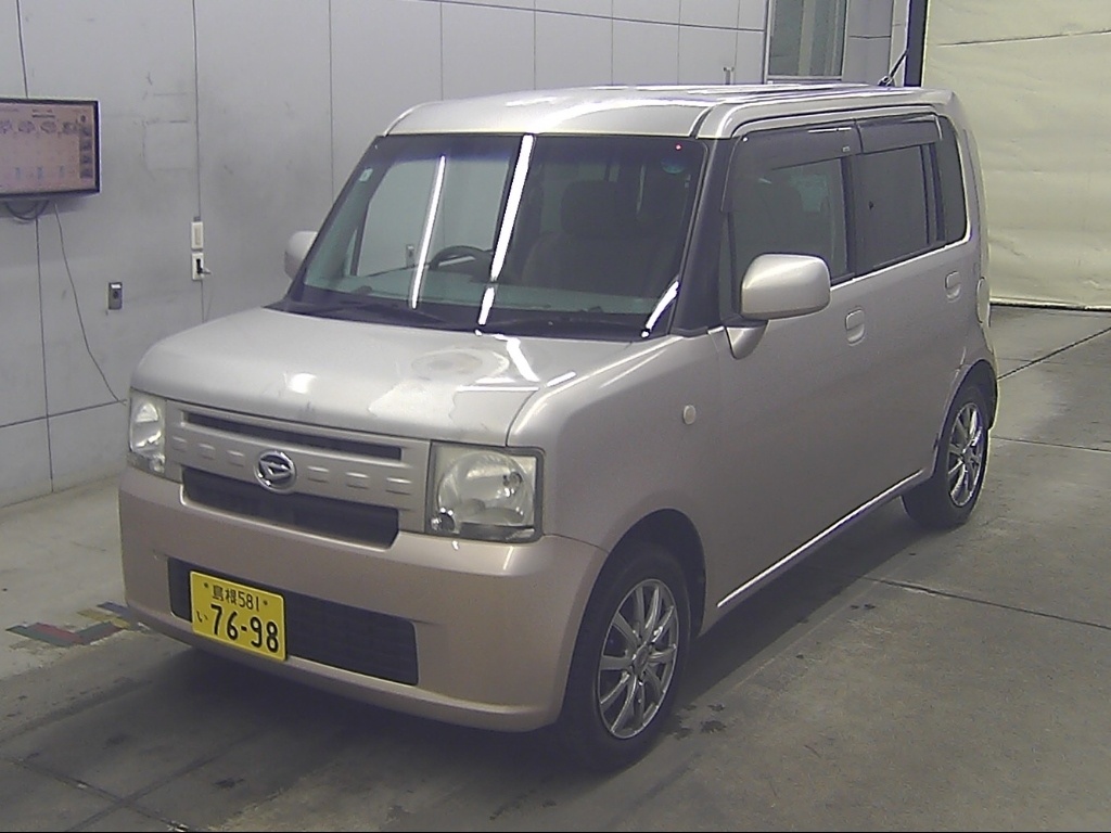 DAIHATSU MOVE CONTE