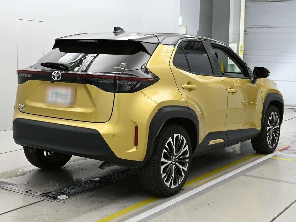 TOYOTA YARIS CROSS
