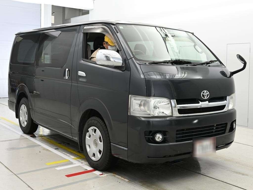 TOYOTA REGIUS ACE