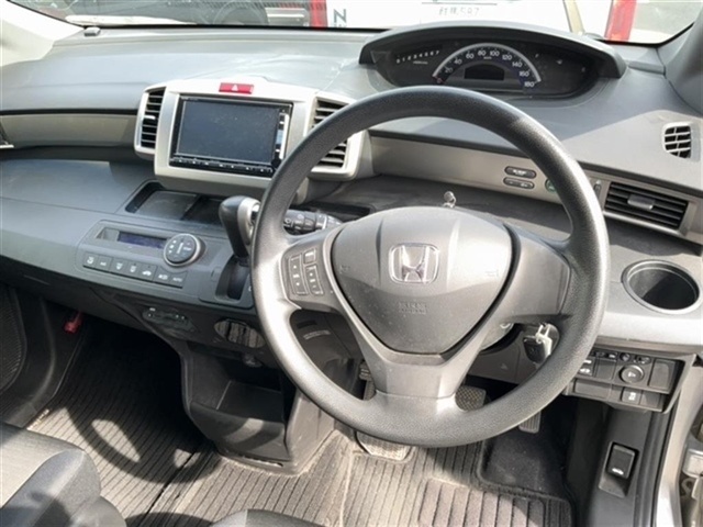 HONDA FREED SPIKE