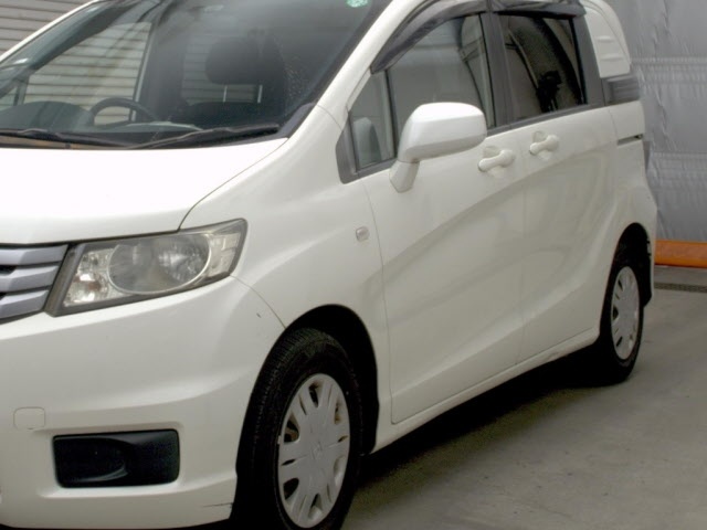 HONDA FREED SPIKE