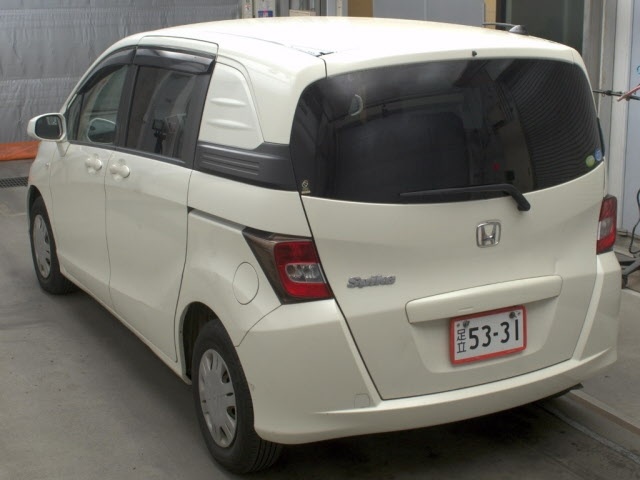 HONDA FREED SPIKE