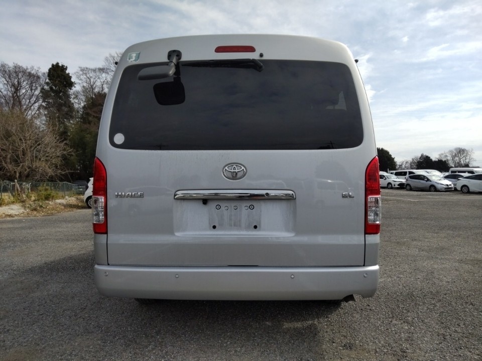 TOYOTA HIACE