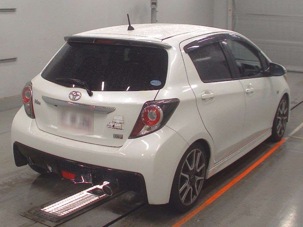 TOYOTA VITZ