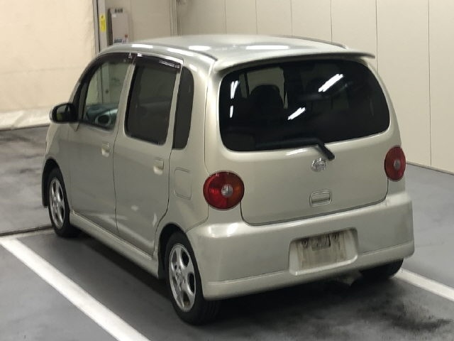 DAIHATSU MOVE LATTE