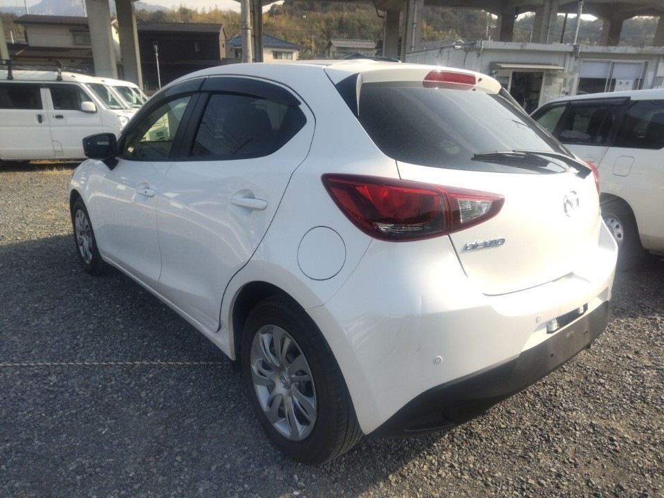 MAZDA DEMIO
