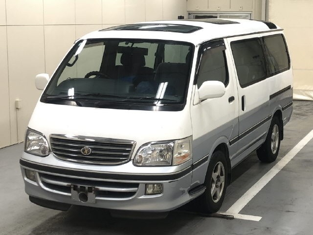 TOYOTA HIACE