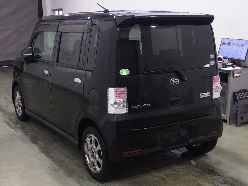 DAIHATSU MOVE CONTE