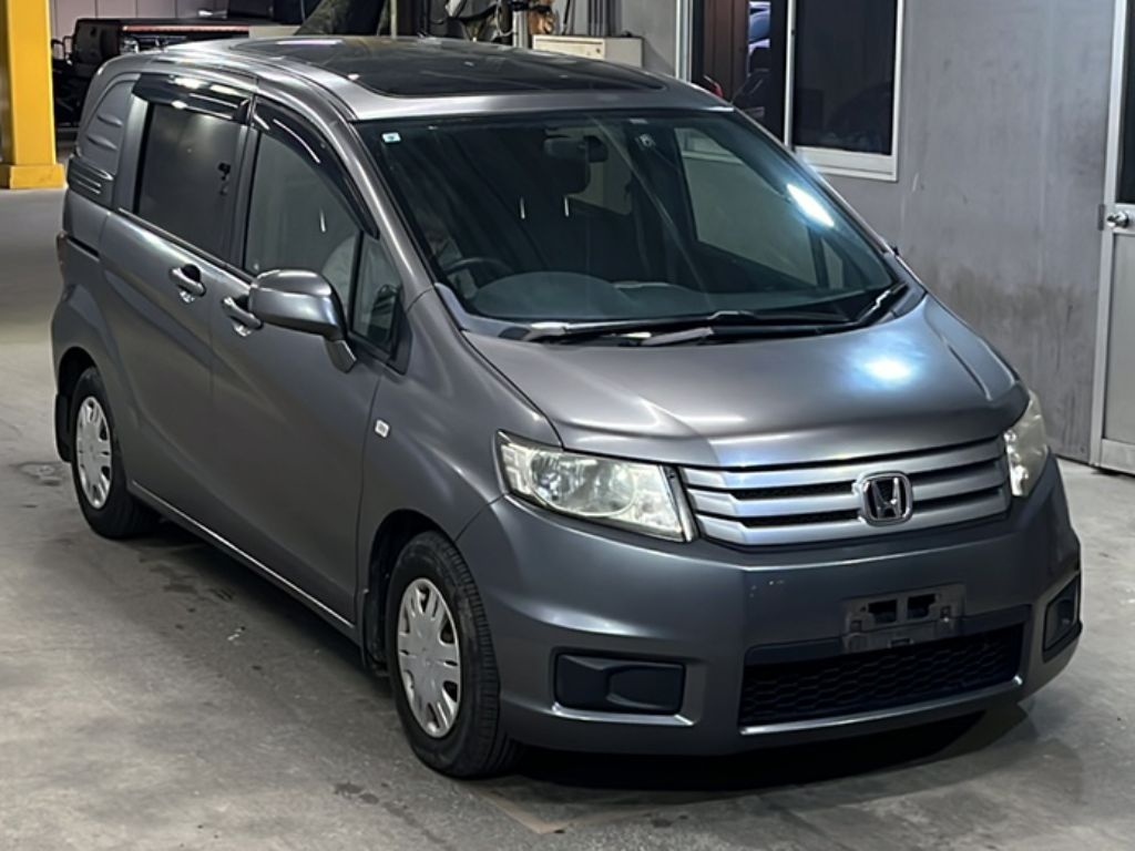 HONDA FREED SPIKE