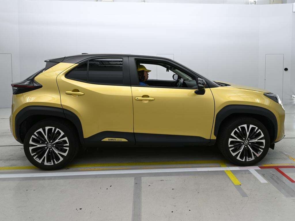 TOYOTA YARIS CROSS