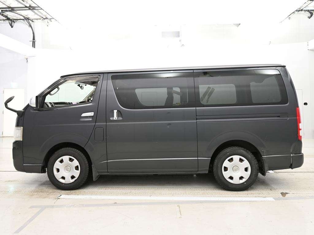 TOYOTA REGIUS ACE