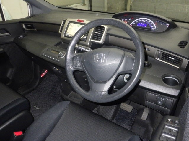 HONDA FREED SPIKE
