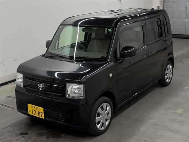 TOYOTA PIXIS SPACE