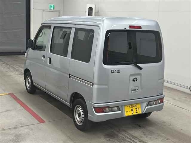 TOYOTA PIXIS VAN