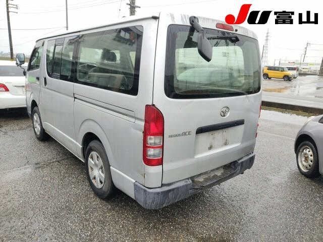 TOYOTA REGIUS ACE