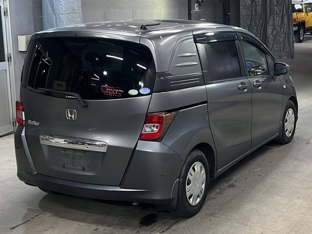 HONDA FREED SPIKE