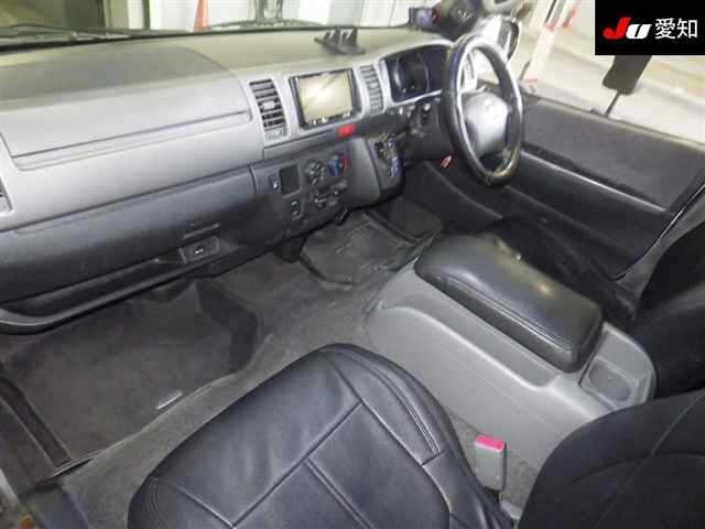 TOYOTA REGIUS ACE
