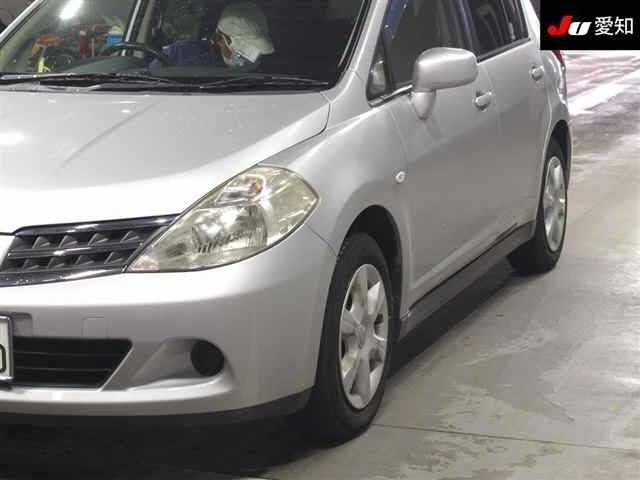 NISSAN TIIDA