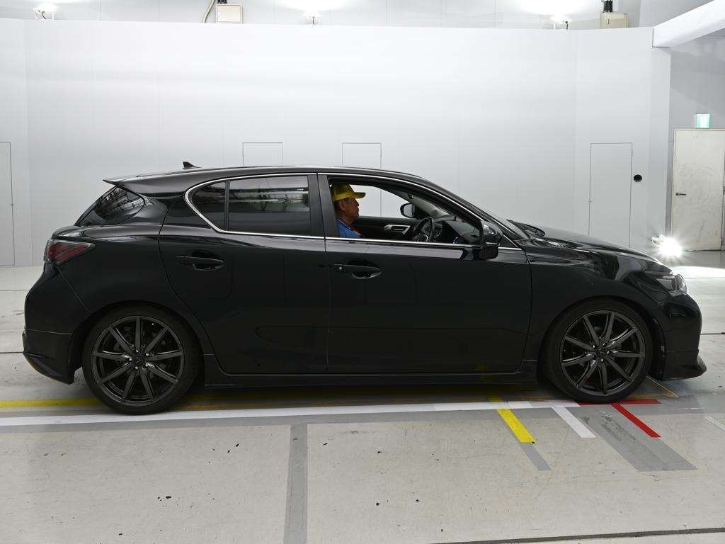 LEXUS CT200H