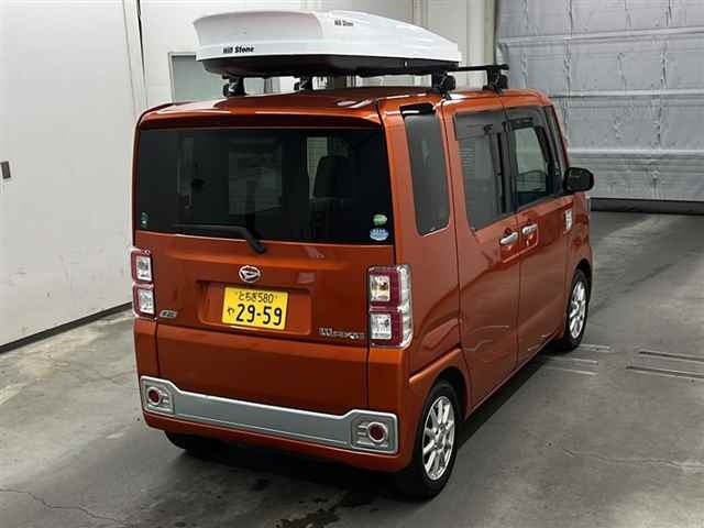 DAIHATSU WAKE
