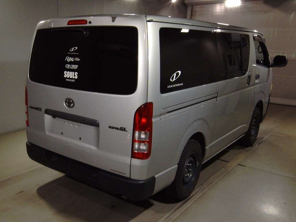 TOYOTA REGIUS ACE