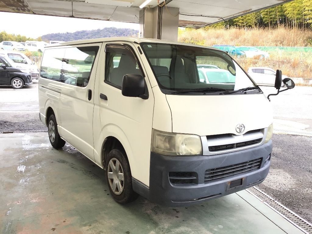 TOYOTA REGIUS ACE