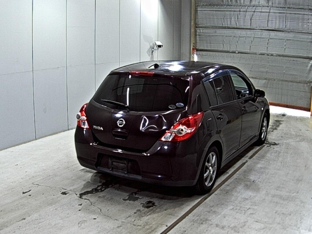 NISSAN TIIDA