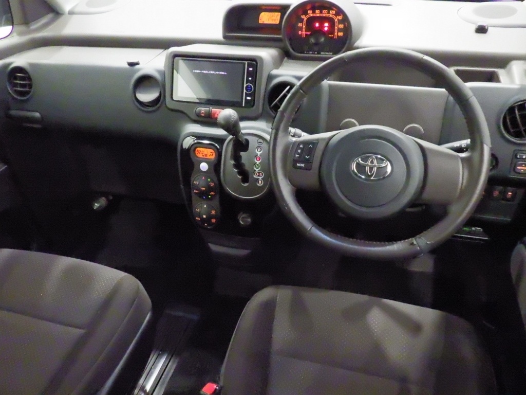 TOYOTA SPADE