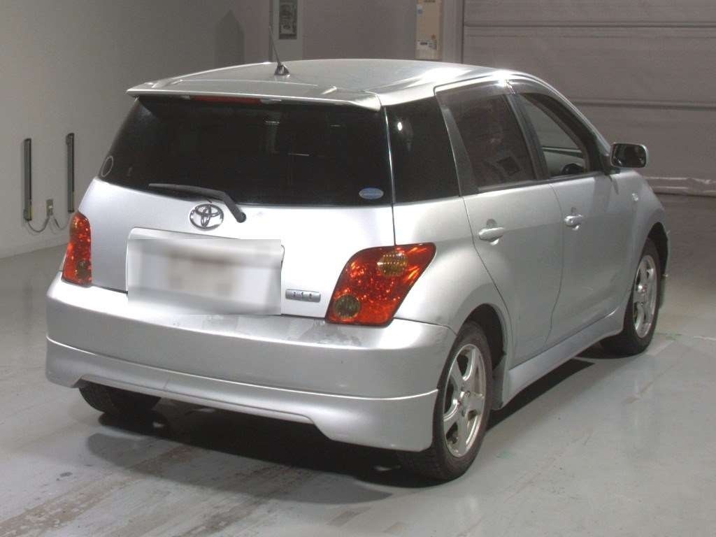 TOYOTA IST