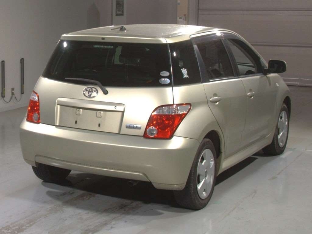 TOYOTA IST