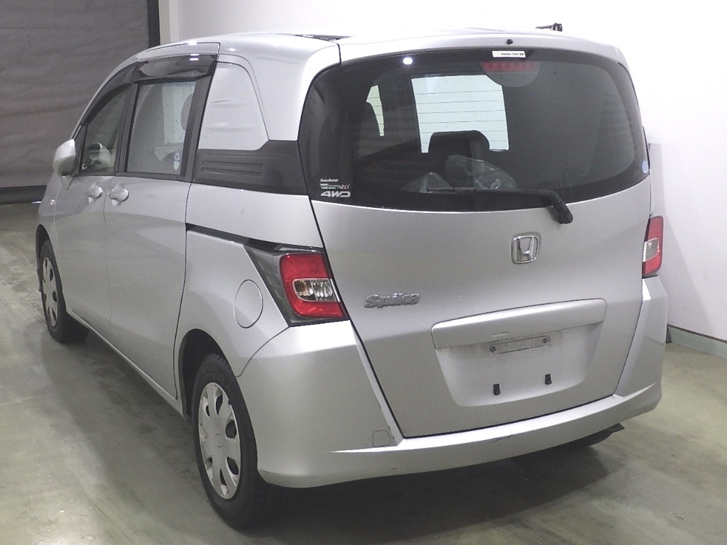 HONDA FREED SPIKE