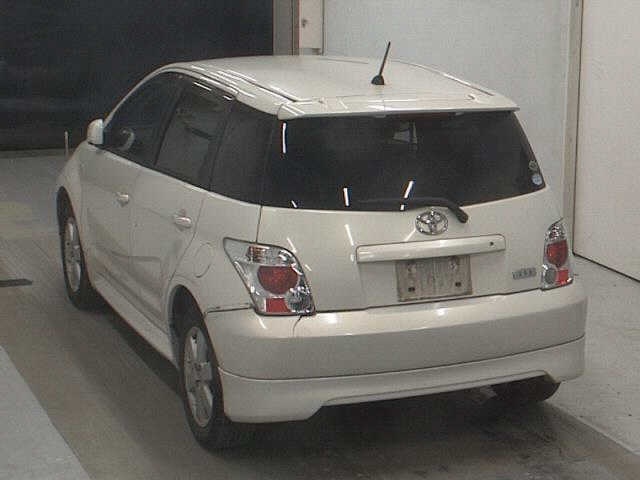 TOYOTA IST