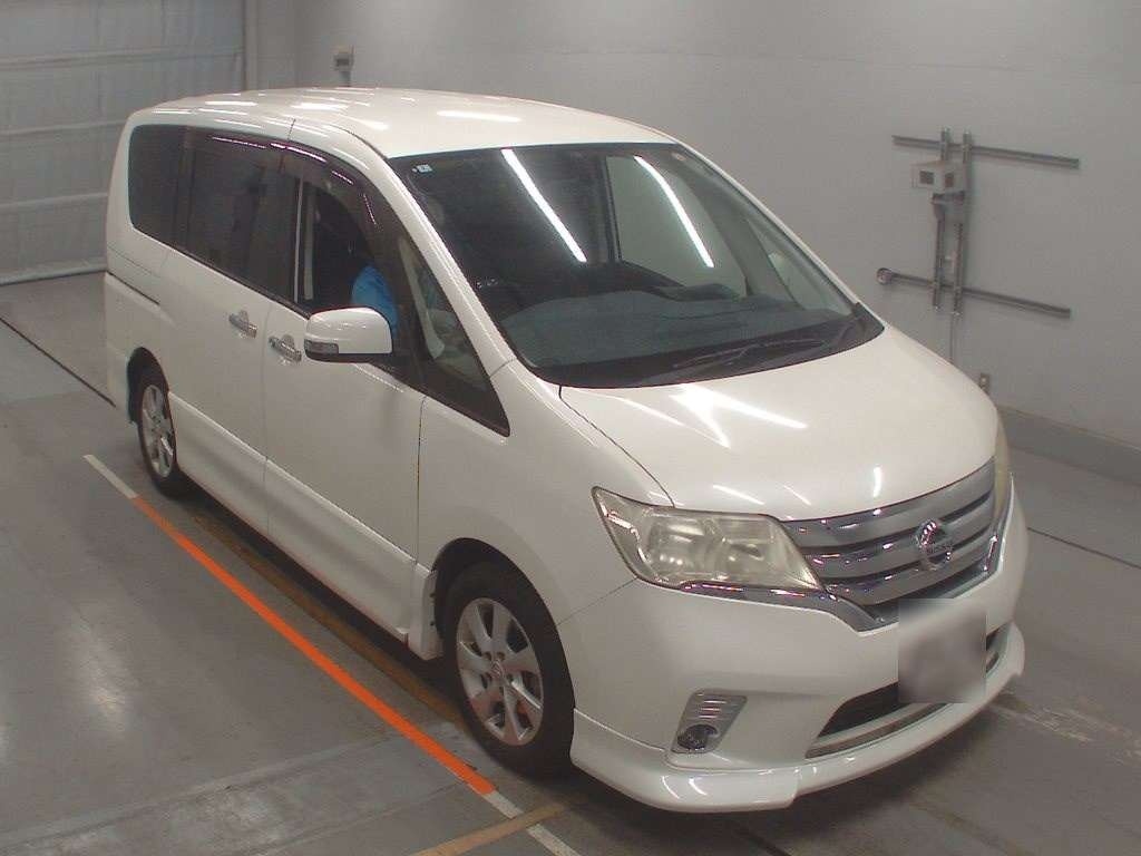 NISSAN SERENA