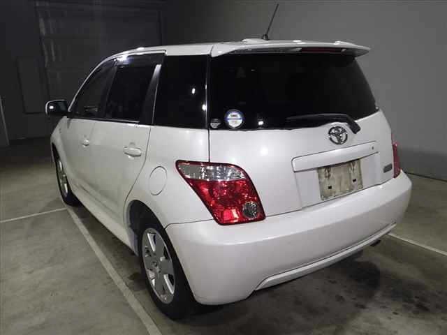 TOYOTA IST
