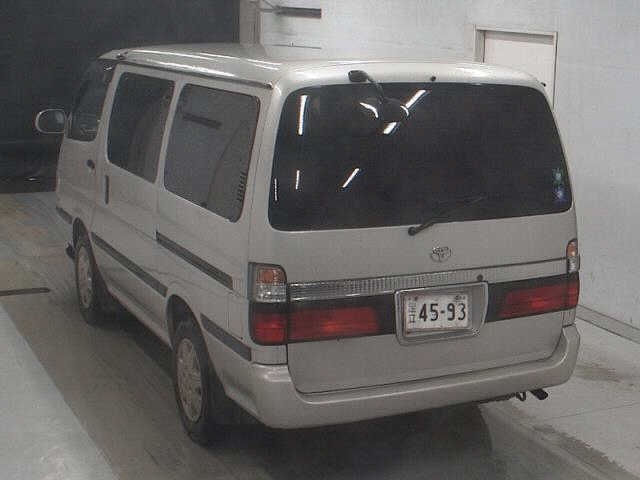 TOYOTA HIACE