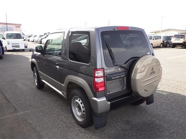 MITSUBISHI PAJERO MINI