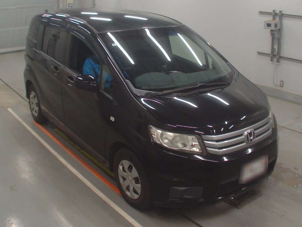 HONDA FREED SPIKE