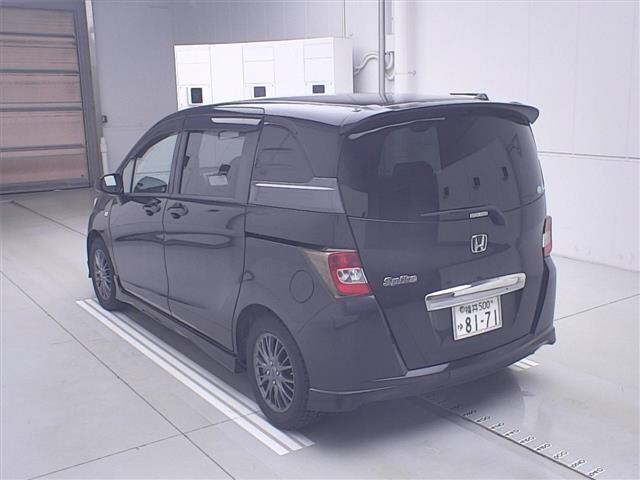 HONDA FREED SPIKE