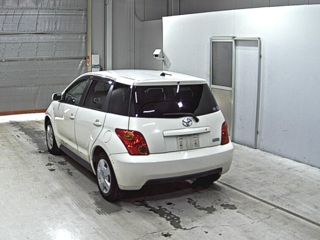 TOYOTA IST