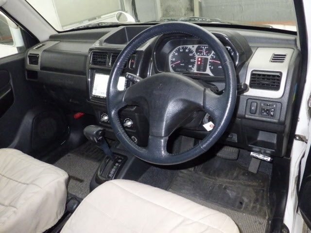 MITSUBISHI PAJERO MINI