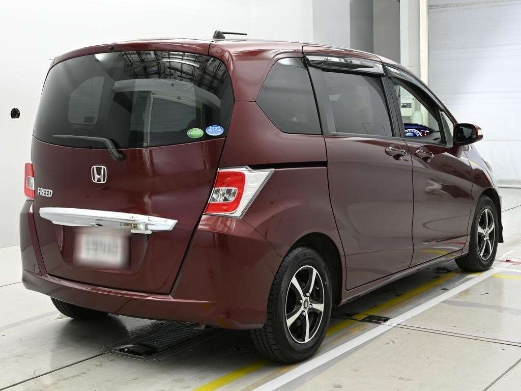 HONDA FREED SPIKE