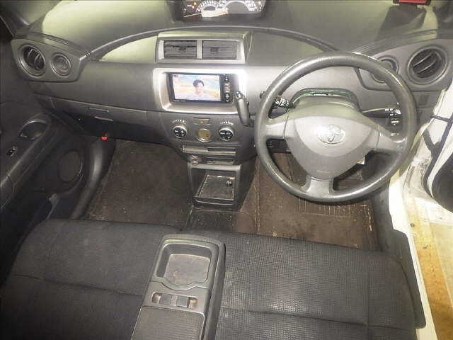 TOYOTA BB