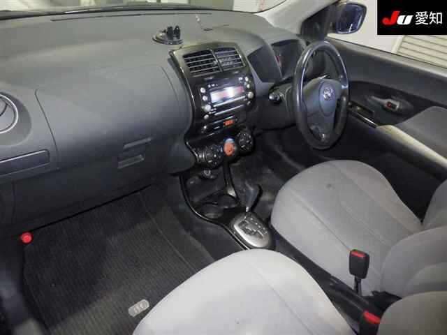 TOYOTA IST