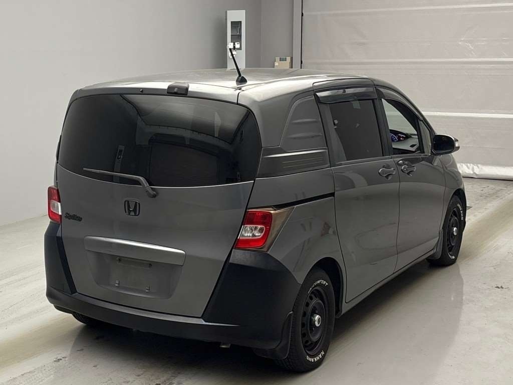 HONDA FREED SPIKE