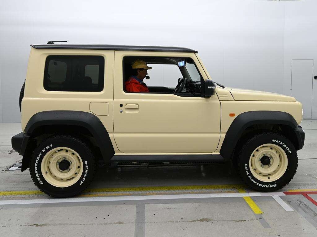 SUZUKI JIMNY SIERRA